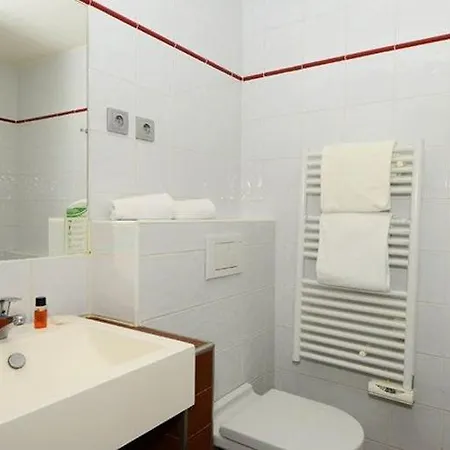 Holiday Park- S2 Nizza